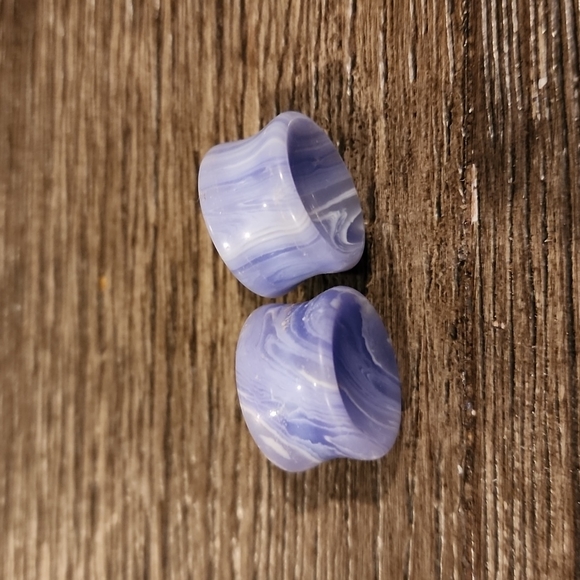 3/4" Stone Plugs - Picture 3 of 3